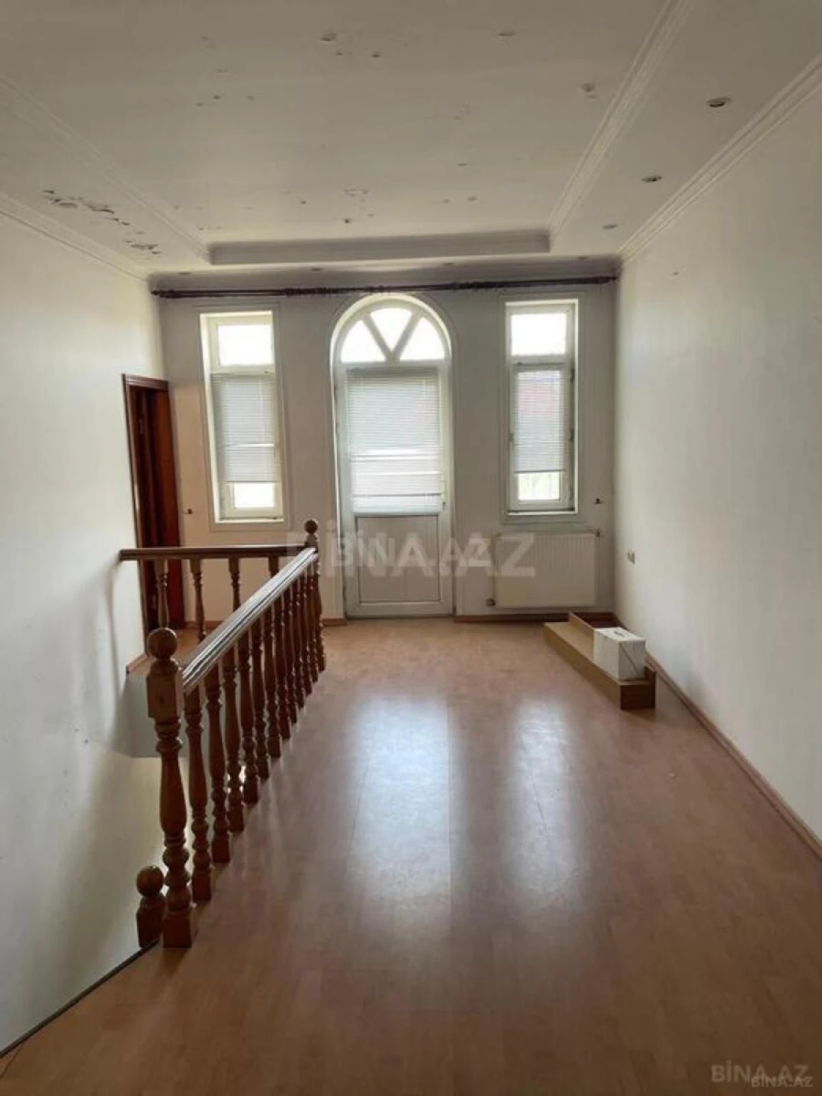Satılır 8 otaqlı həyət evi 285.8 m²