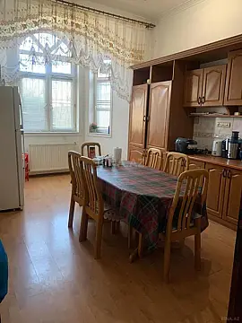 Satılır 8 otaqlı həyət evi 285.8 m²