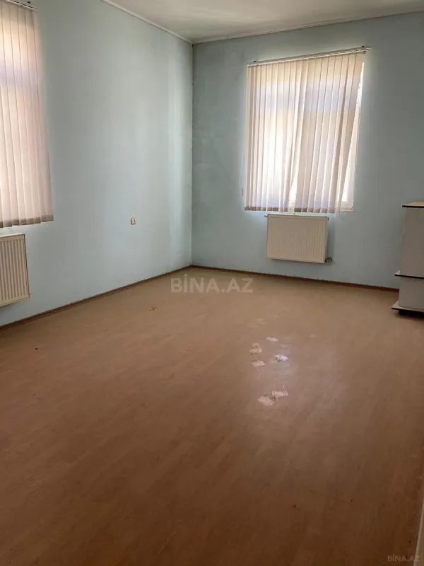 Satılır 8 otaqlı həyət evi 285.8 m²