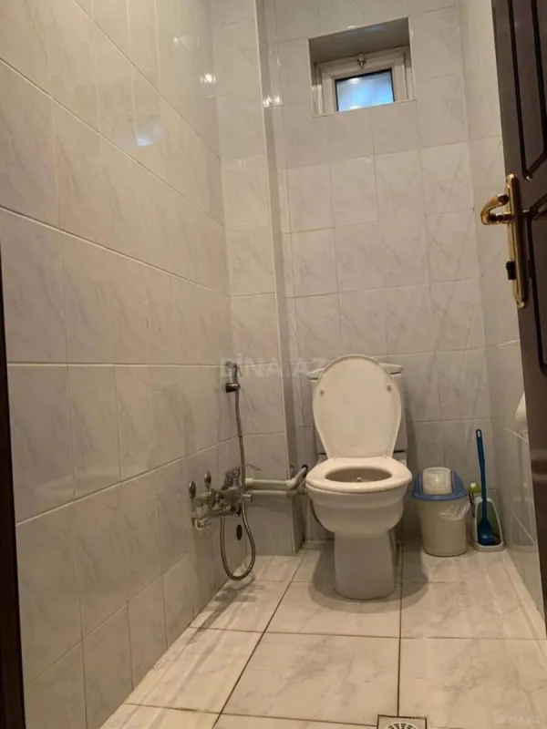 Satılır 8 otaqlı həyət evi 285.8 m²