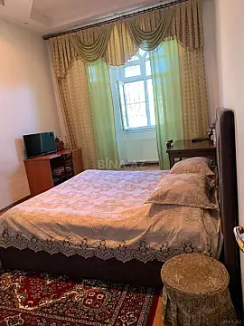 Satılır 8 otaqlı həyət evi 285.8 m²