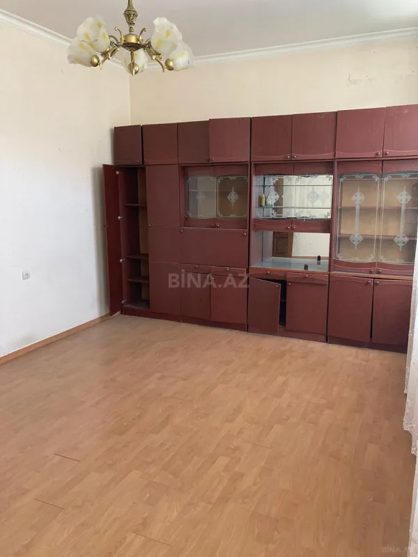 Satılır 8 otaqlı həyət evi 285.8 m²
