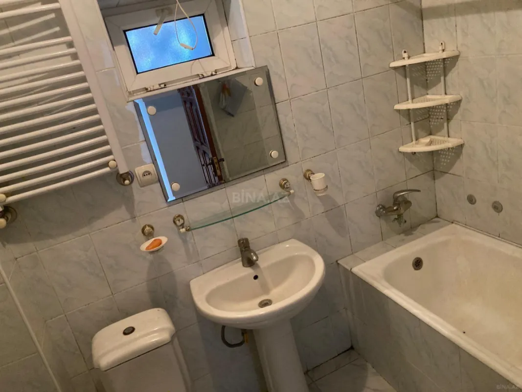 Satılır 8 otaqlı həyət evi 285.8 m²