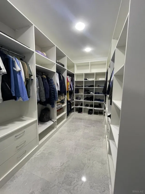 Satılır 6 otaqlı həyət evi 350 m²