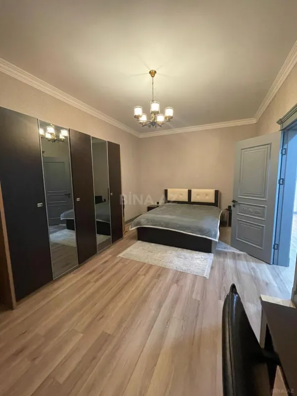 Satılır 6 otaqlı həyət evi 350 m²