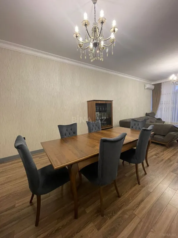 Satılır 6 otaqlı həyət evi 350 m²