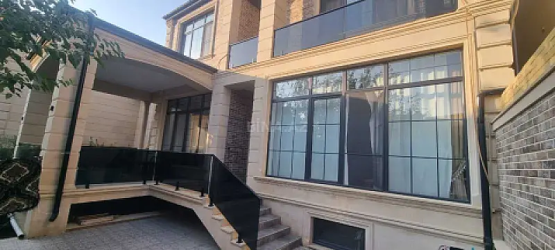 Satılır 6 otaqlı həyət evi 350 m²