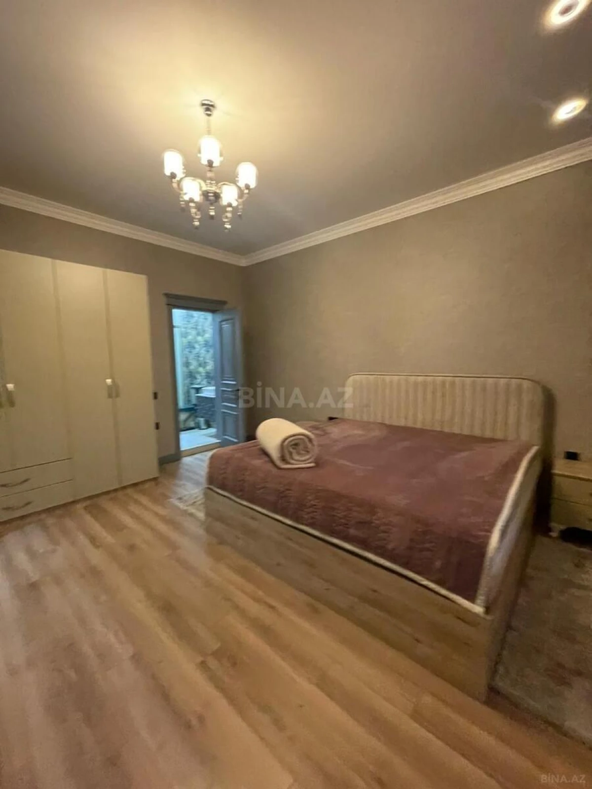 Satılır 6 otaqlı həyət evi 350 m²