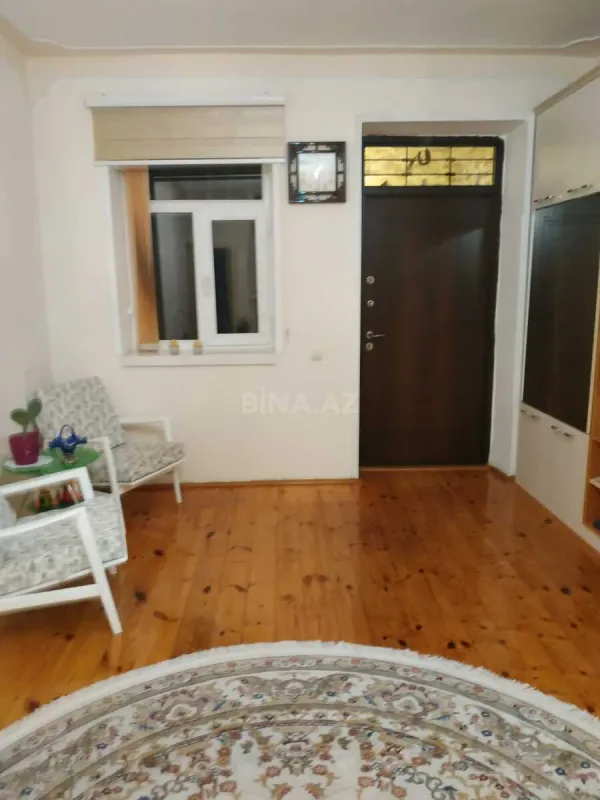 Satılır 10 otaqlı həyət evi 850 m²
