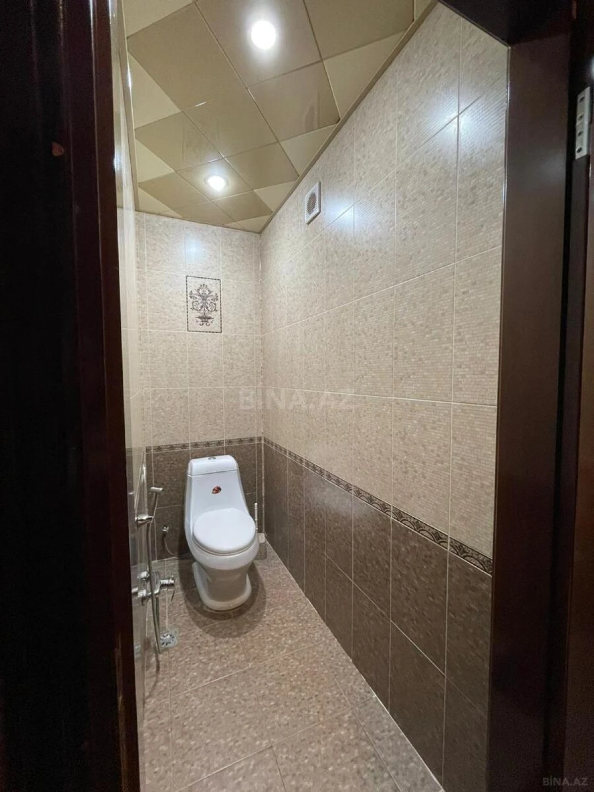 Satılır 4 otaqlı mənzil 160 m²