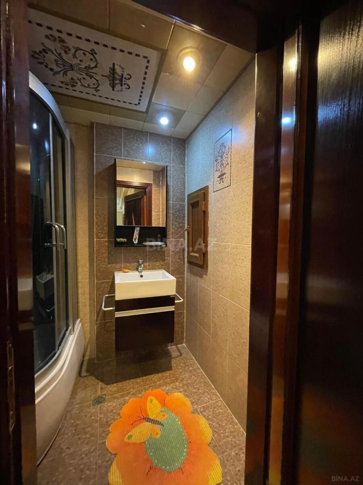 Satılır 4 otaqlı mənzil 160 m²