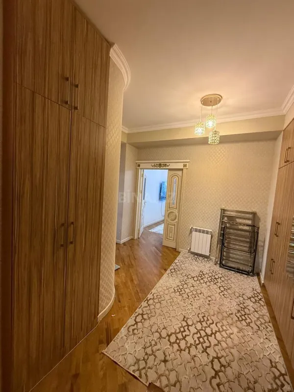 Satılır 3 otaqlı mənzil 106 m²