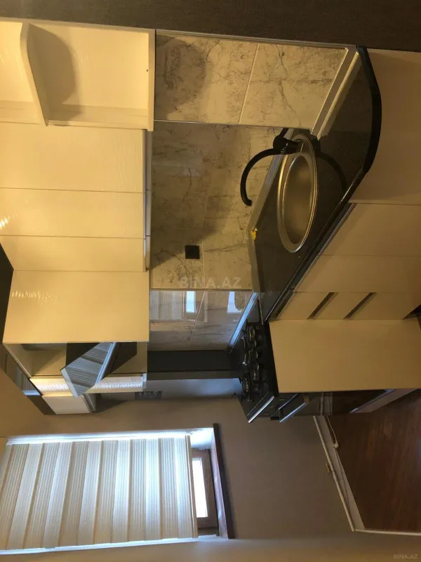 Kirayə verilir 3 otaqlı mənzil 110 m²