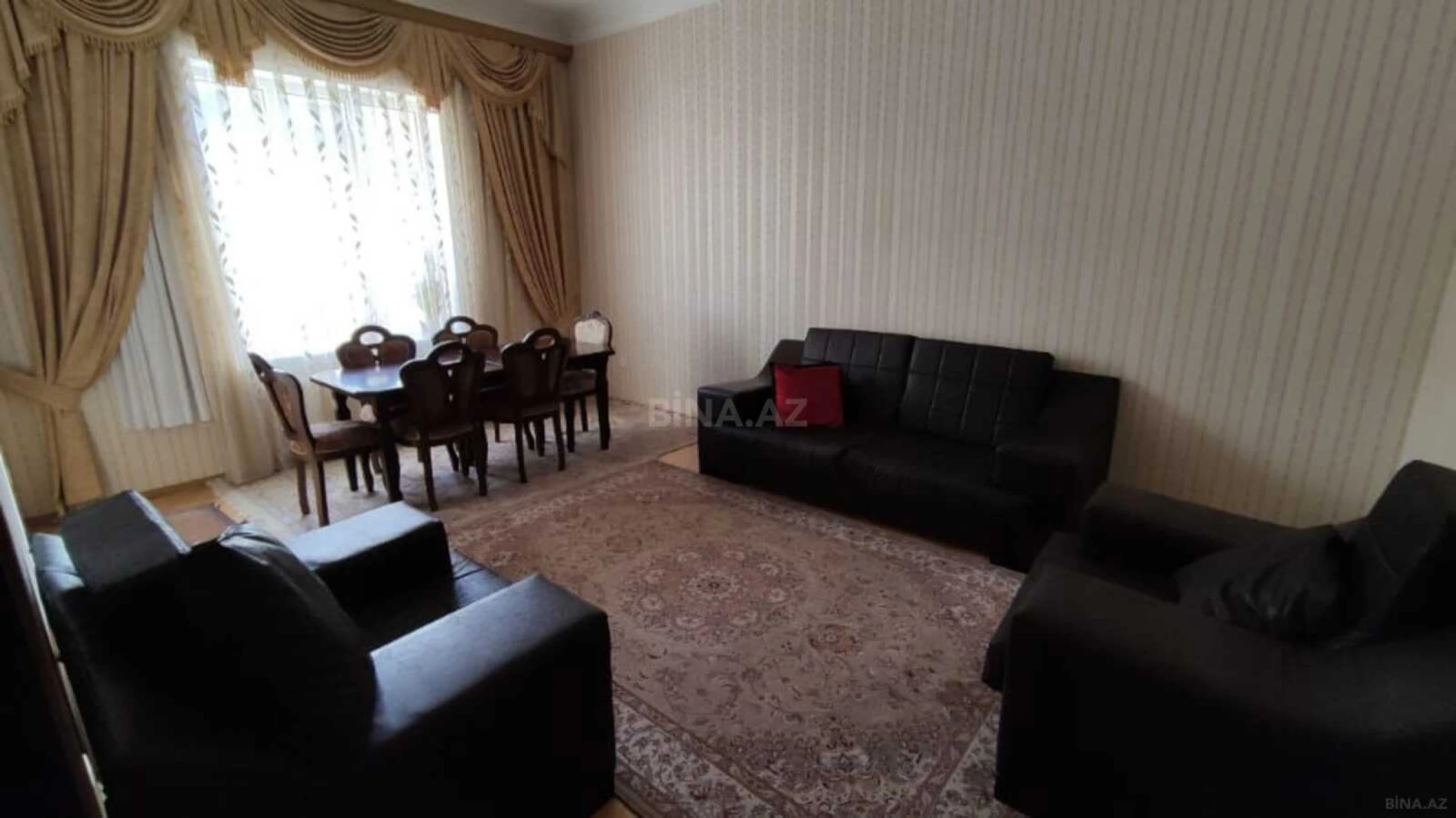Satılır 8 otaqlı həyət evi 250 m²