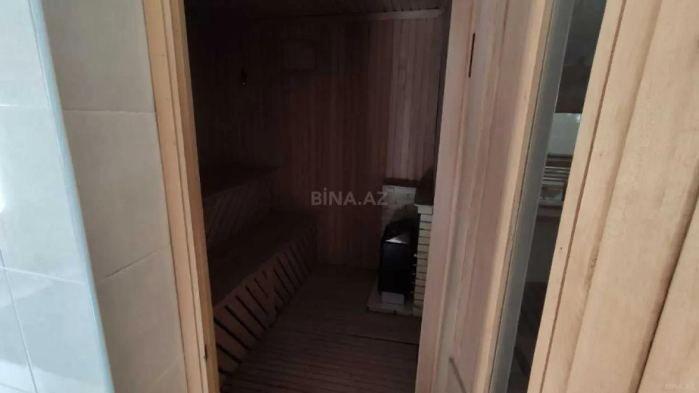 Satılır 8 otaqlı həyət evi 250 m²