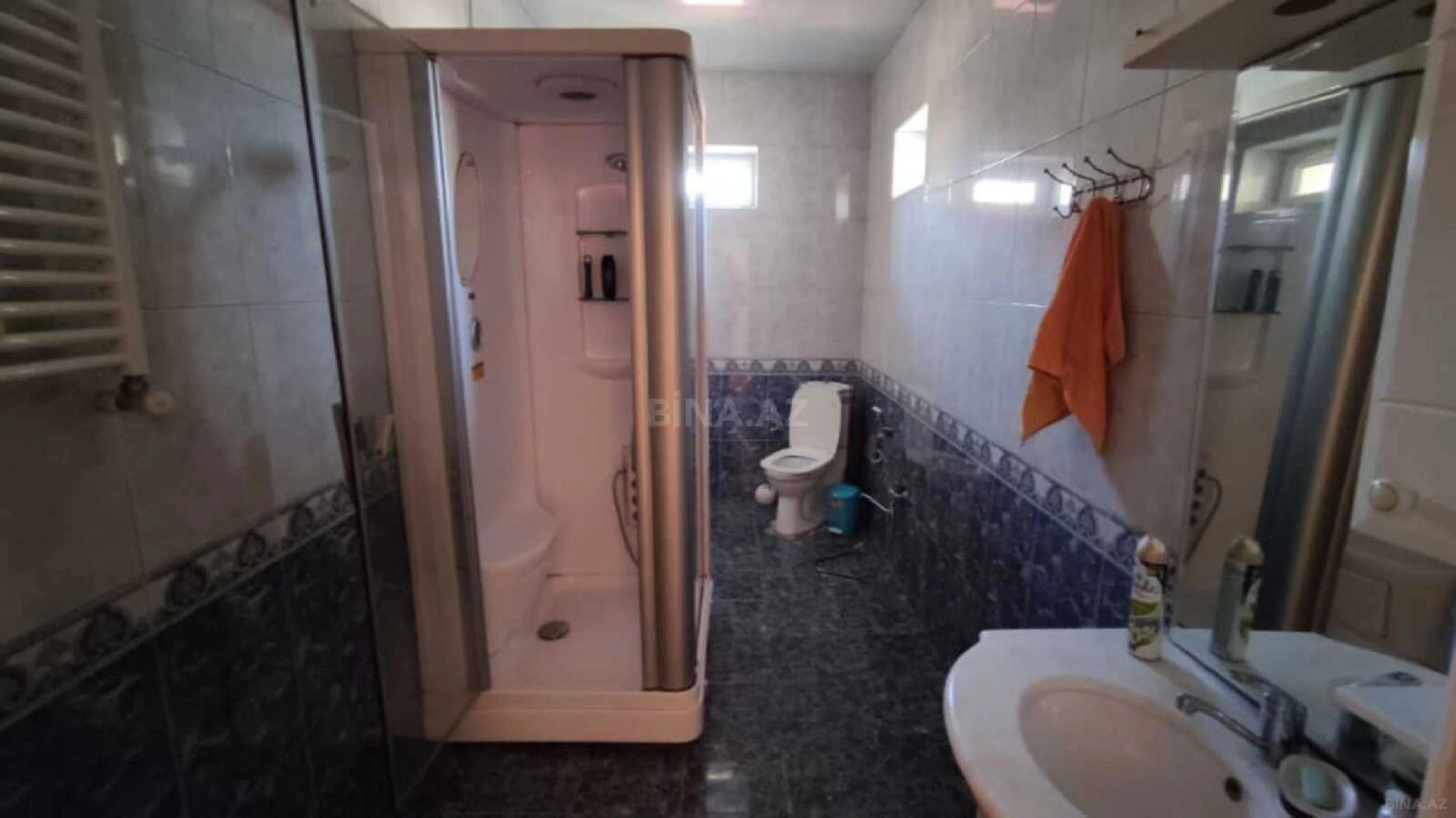 Satılır 8 otaqlı həyət evi 250 m²