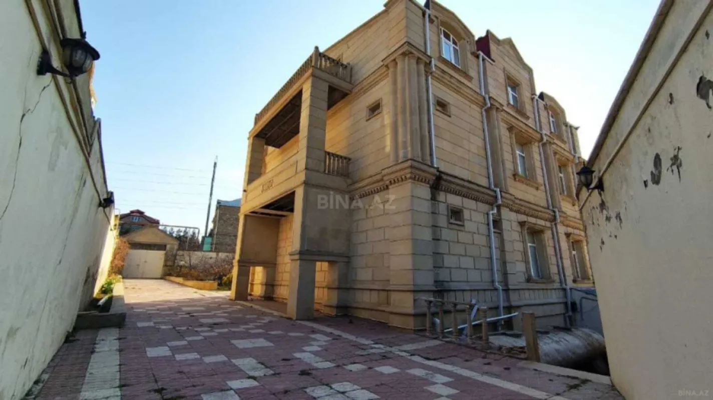 Satılır 8 otaqlı həyət evi 250 m²