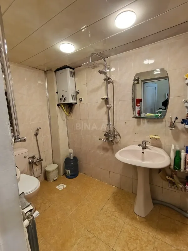 Satılır 3 otaqlı mənzil 130 m²