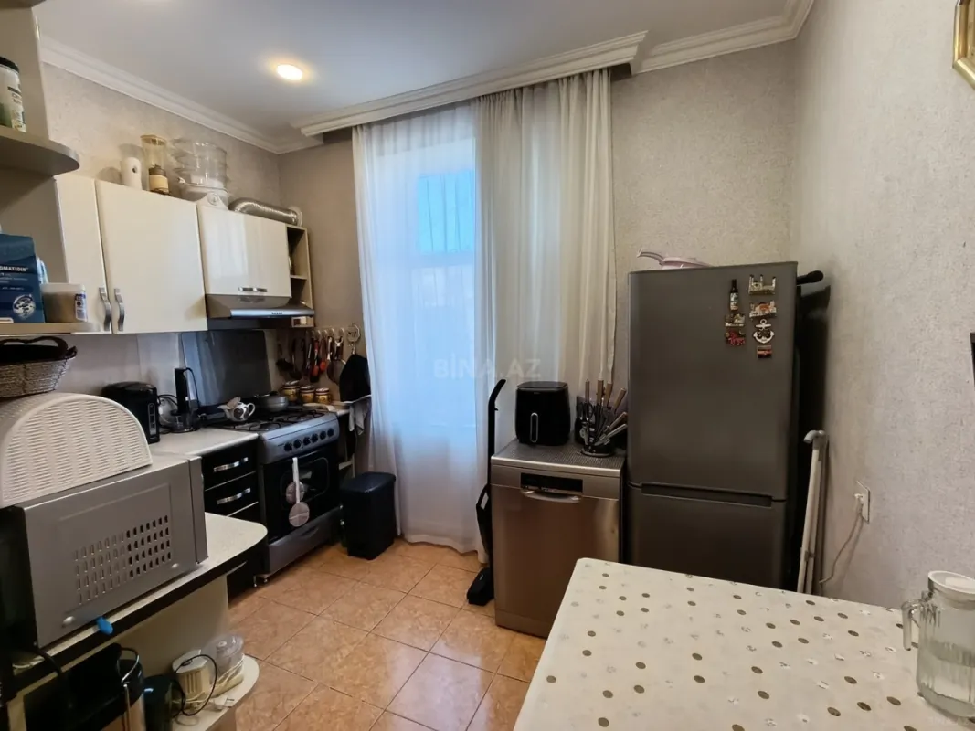 Satılır 3 otaqlı mənzil 130 m²