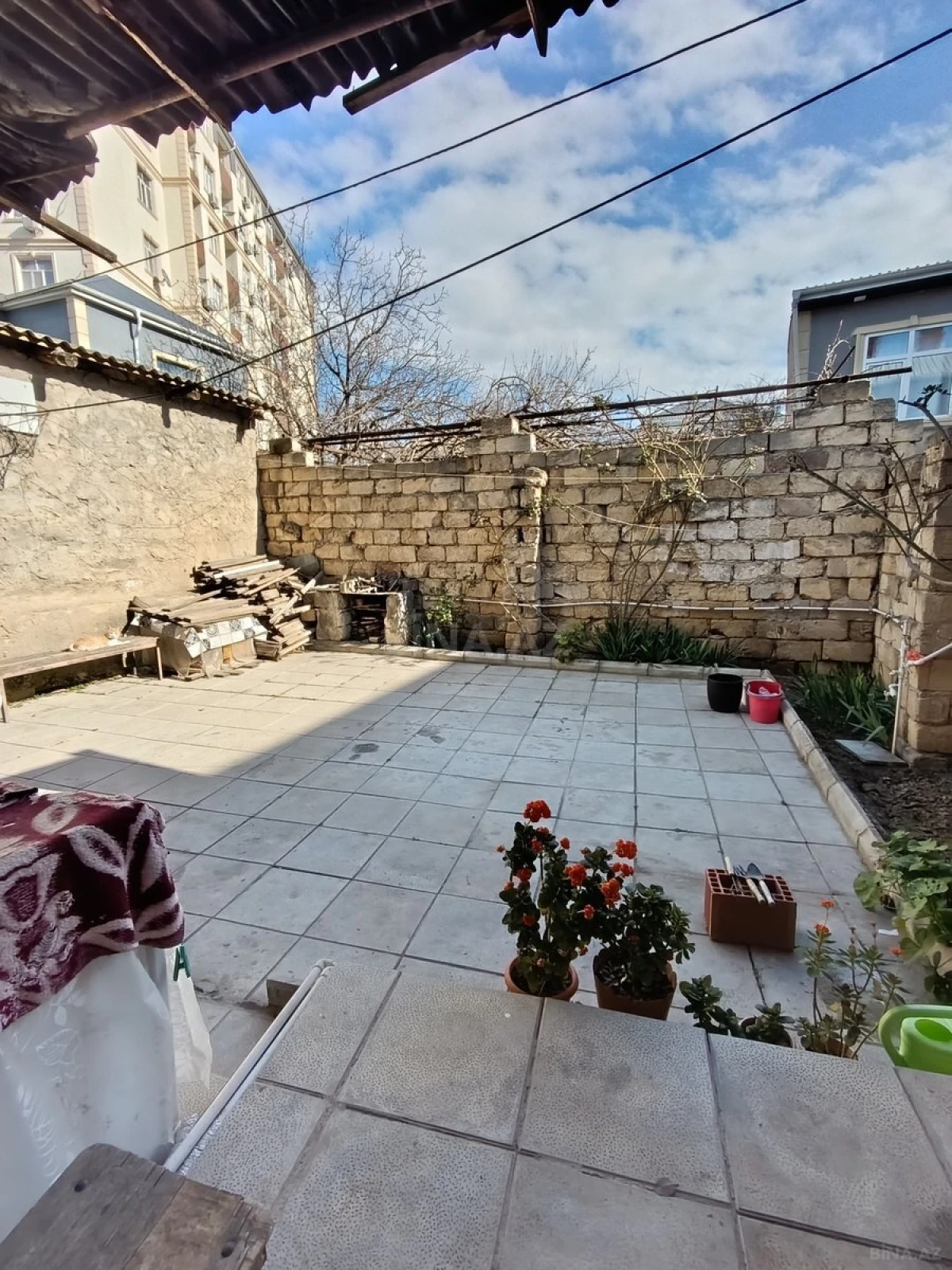 Satılır 3 otaqlı mənzil 130 m²