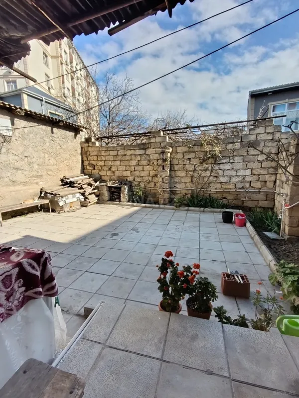 Satılır 3 otaqlı mənzil 130 m²
