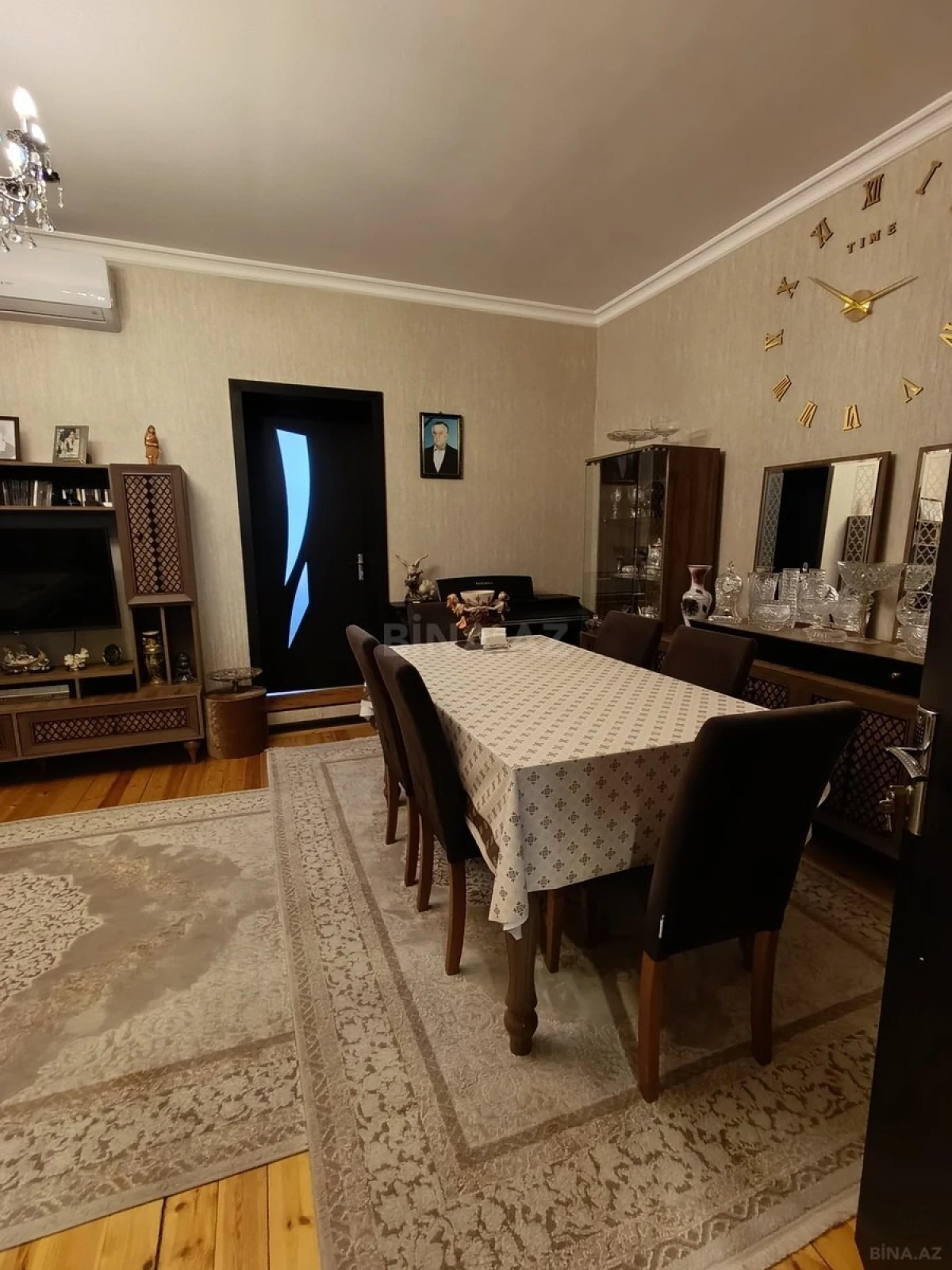Satılır 3 otaqlı mənzil 130 m²