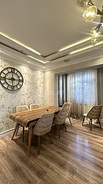 Kirayə verilir 2 otaqlı mənzil 70 m²