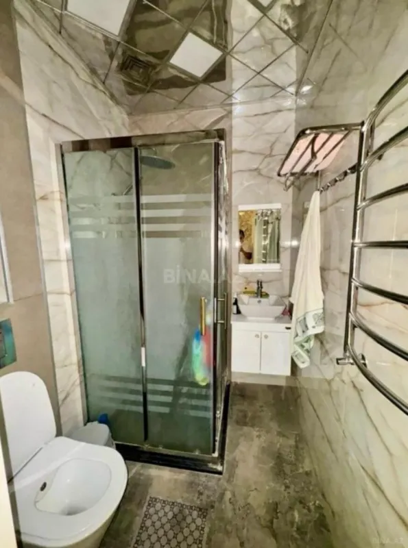 Satılır 4 otaqlı mənzil 230.7 m²