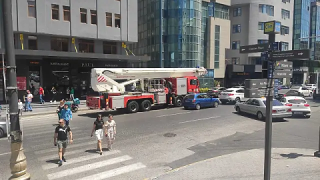 Satılır 4 otaqlı mənzil 230.7 m²