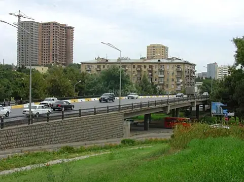 Satılır 4 otaqlı mənzil 230.7 m²