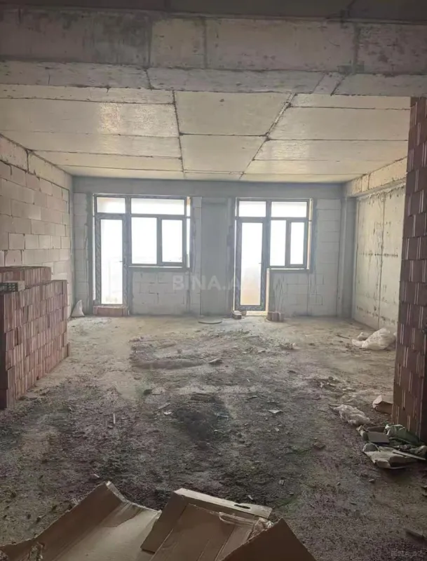 Satılır 3 otaqlı mənzil 146 m²