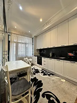 Kirayə verilir 3 otaqlı mənzil 120 m²