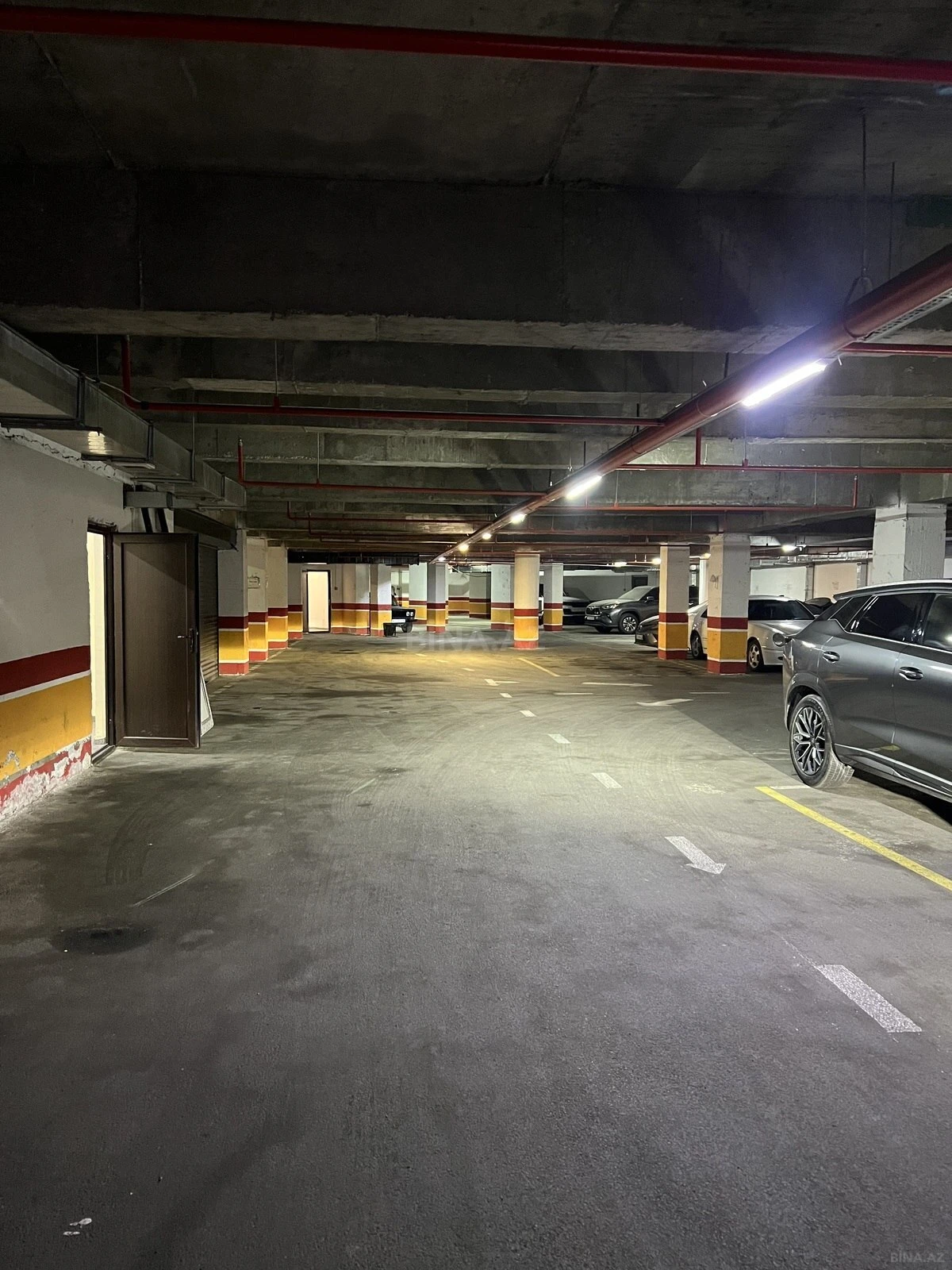 Satılır 3 otaqlı mənzil 135 m²