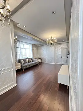 Satılır 3 otaqlı mənzil 135 m²
