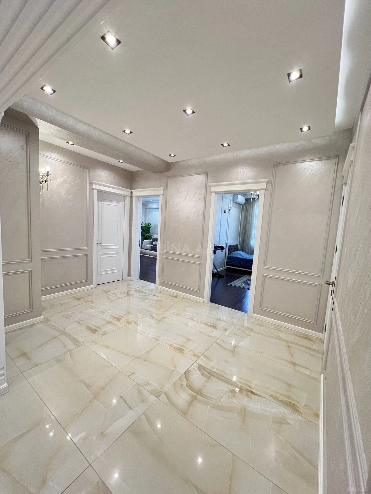 Satılır 3 otaqlı mənzil 135 m²