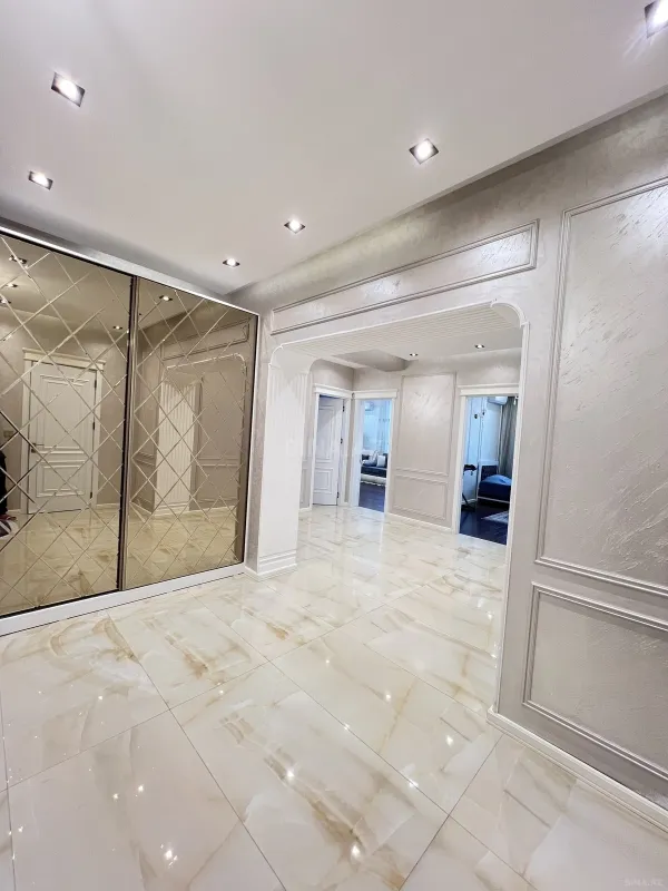 Satılır 3 otaqlı mənzil 135 m²