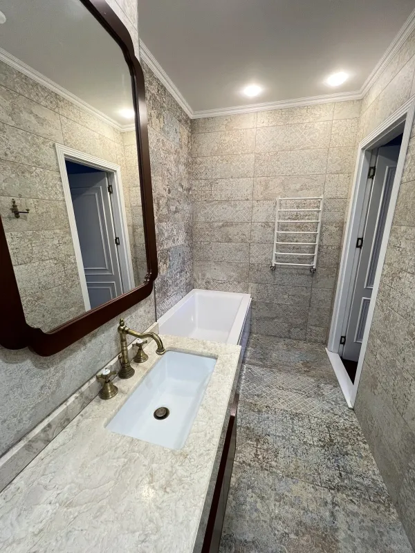 Satılır 3 otaqlı mənzil 135 m²
