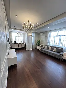 Satılır 3 otaqlı mənzil 135 m²