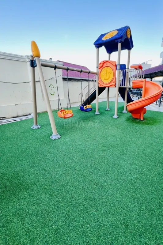 Satılır 3 otaqlı mənzil 135 m²