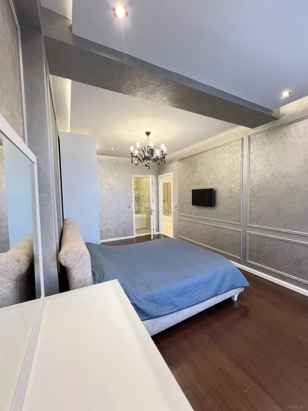 Satılır 3 otaqlı mənzil 135 m²