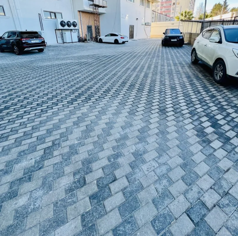 Satılır 3 otaqlı mənzil 135 m²