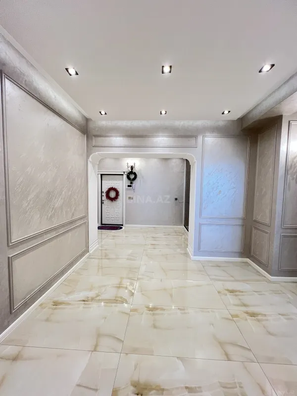 Satılır 3 otaqlı mənzil 135 m²