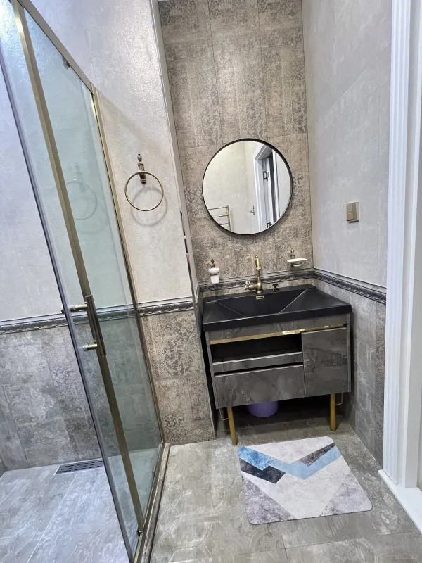 Satılır 3 otaqlı mənzil 135 m²