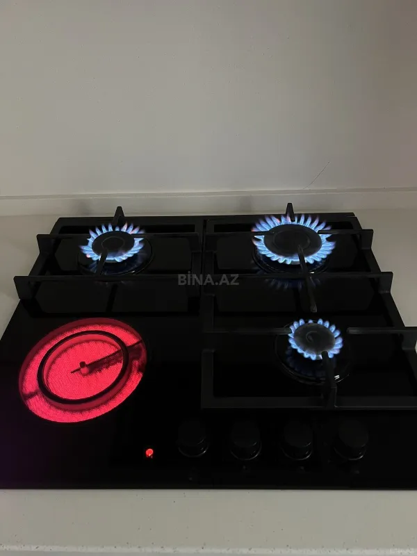 Satılır 3 otaqlı mənzil 135 m²