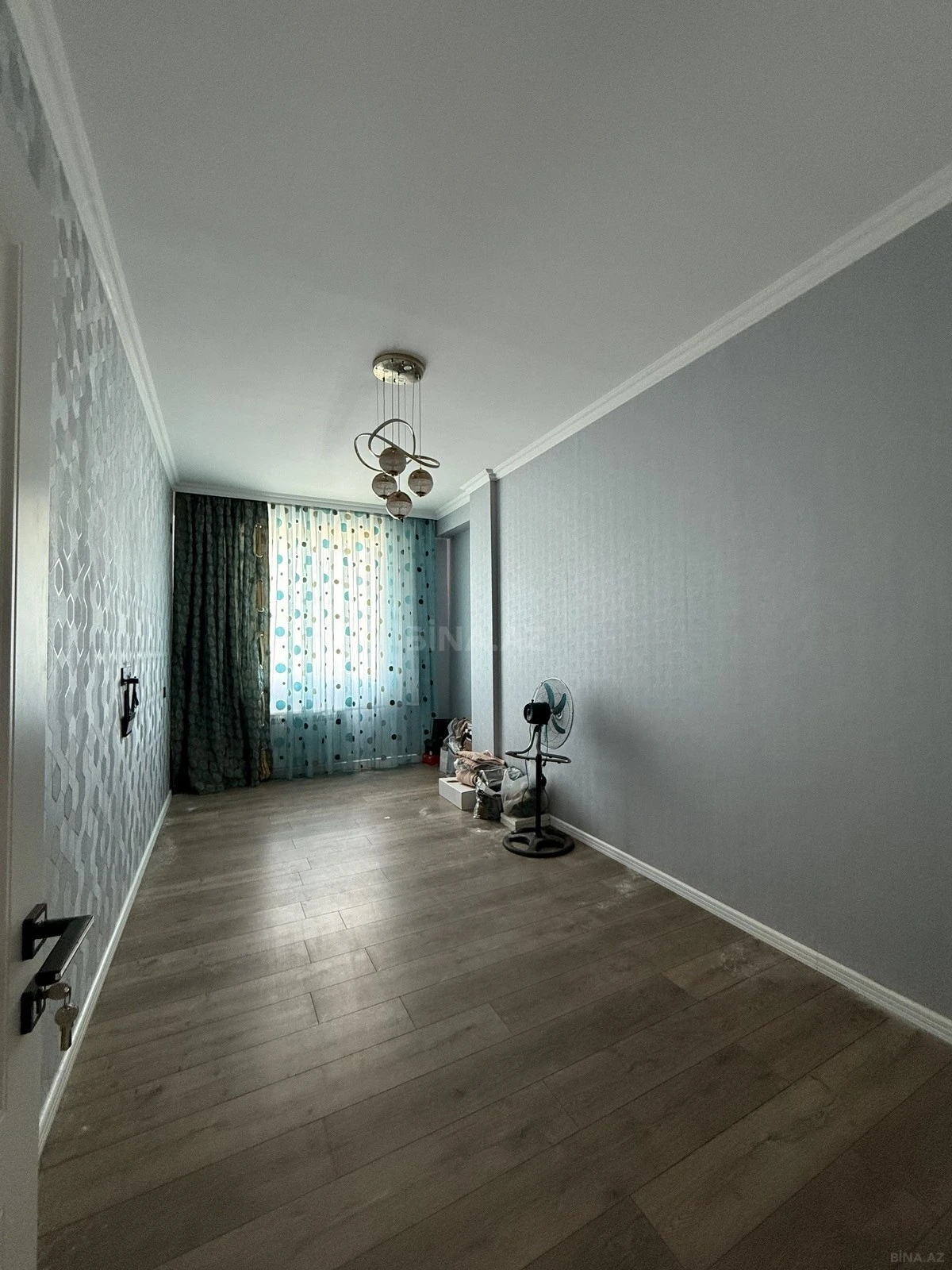 Kirayə verilir 3 otaqlı mənzil 140 m²