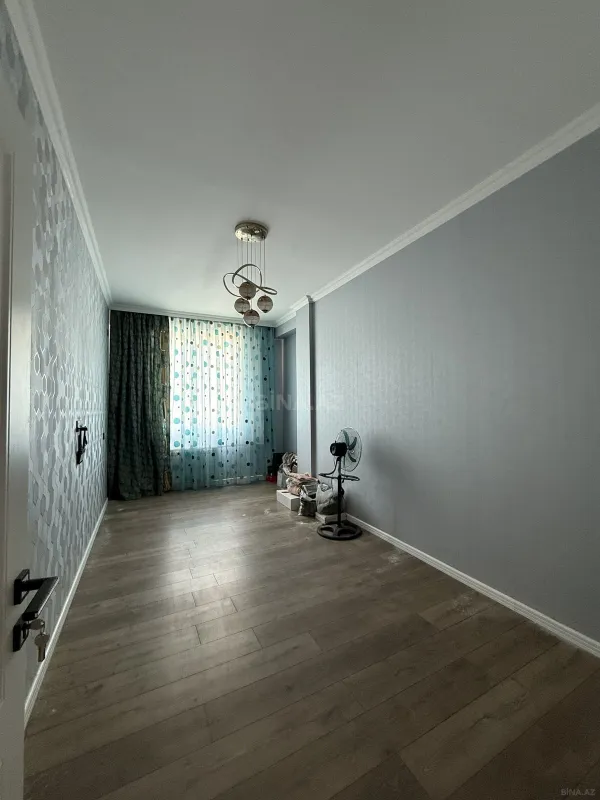 Kirayə verilir 3 otaqlı mənzil 140 m²