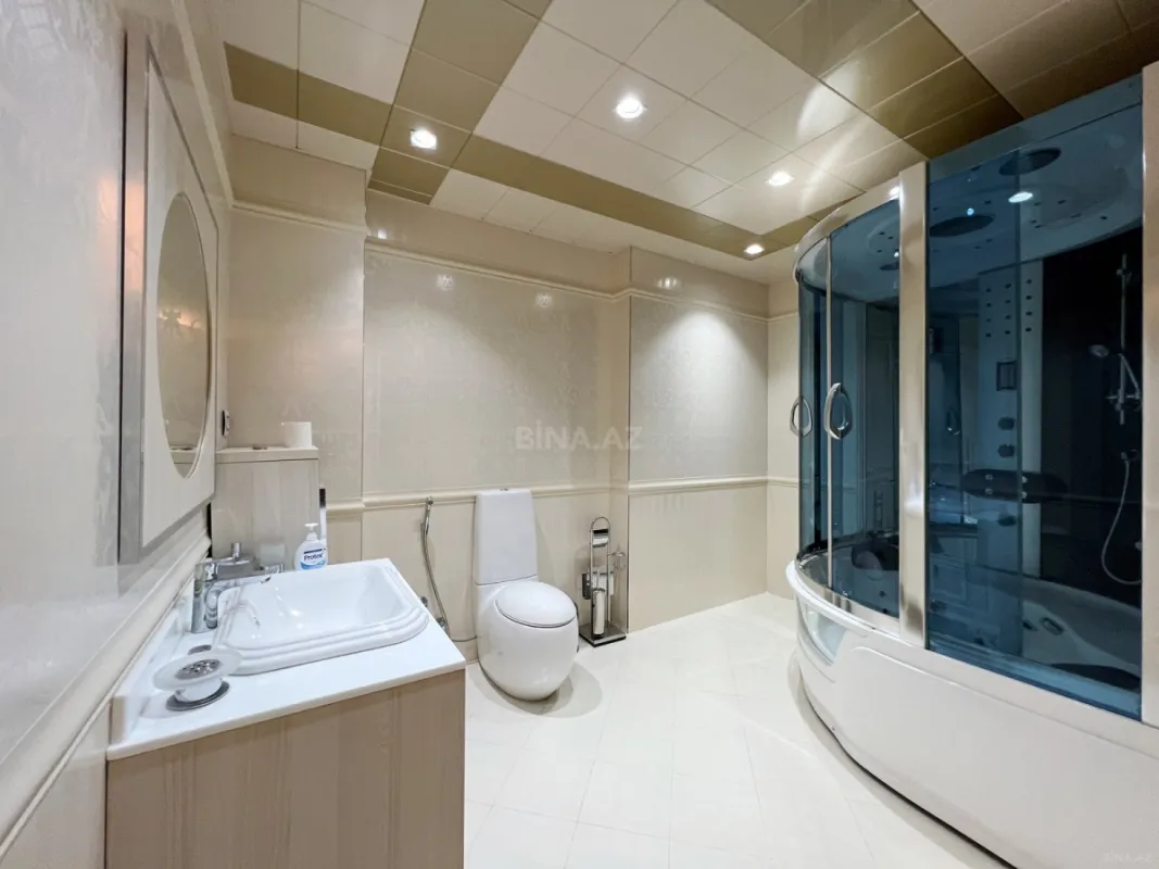 Kirayə verilir 4 otaqlı mənzil 250 m²