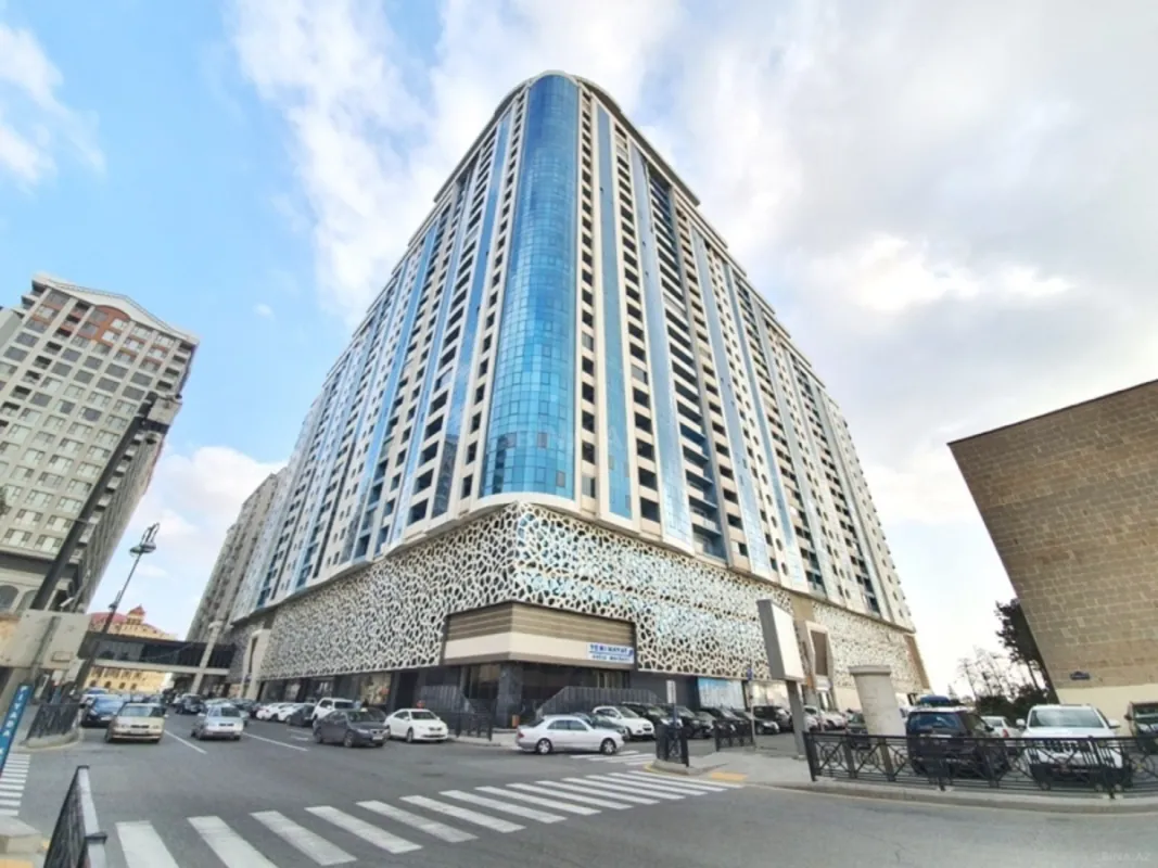Kirayə verilir 4 otaqlı mənzil 250 m²