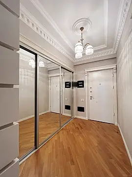 Kirayə verilir 4 otaqlı mənzil 250 m²