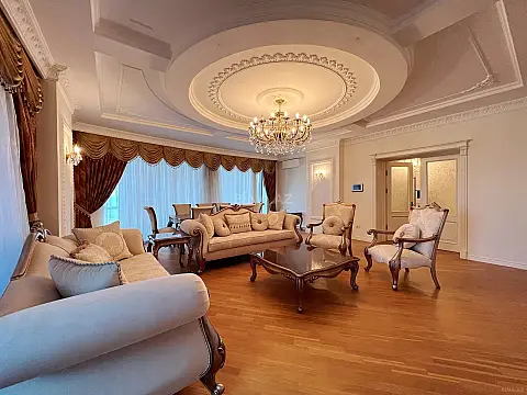 Kirayə verilir 4 otaqlı mənzil 250 m²